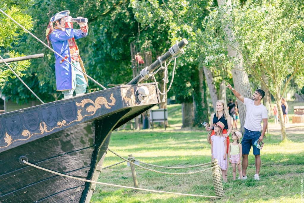 Gite Douceur De Vivre Saint-Avaugourd-des-Landes Buitenkant foto